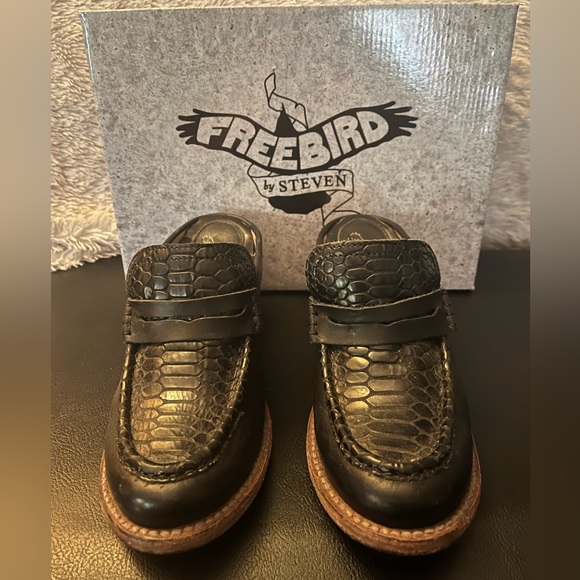 Freebird by Steven Shoes - Freebird Collins size 8 mules